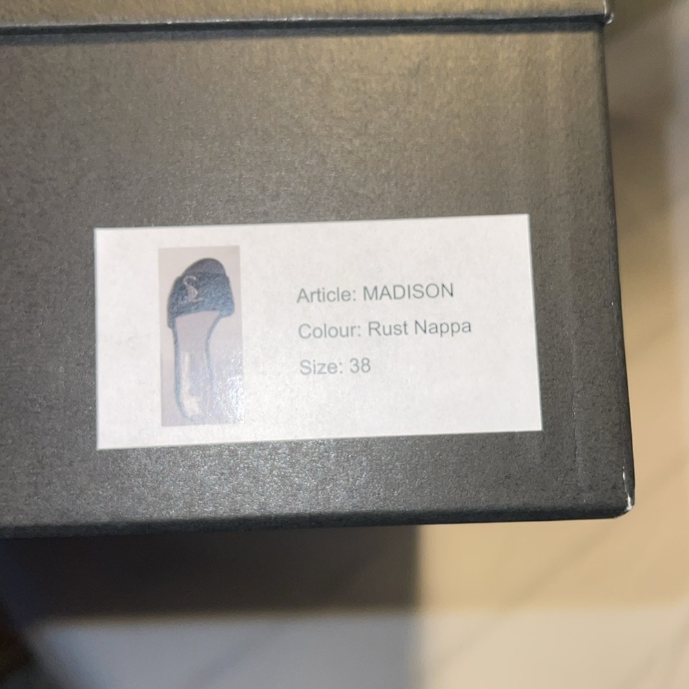 π₯³π₯³HOST PICK - Madison Hope Low Heel Slide- Bronze size 38 (7.5) New with Box - Picture 5 of 6